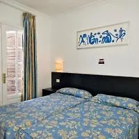 Aparthotel Plaza Azul 2*
