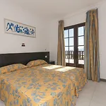 מלון דירות Plaza Azul 2*
