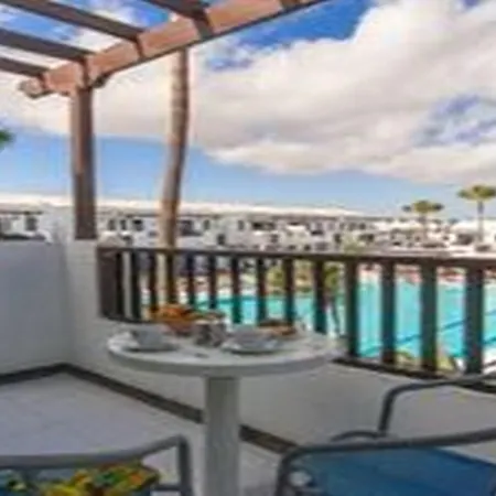 מלון דירות Plaza Azul 2*