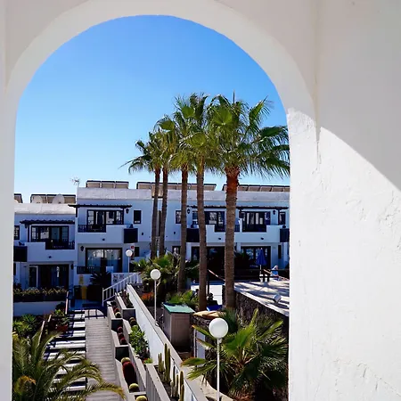 蓝色广场酒店 2*