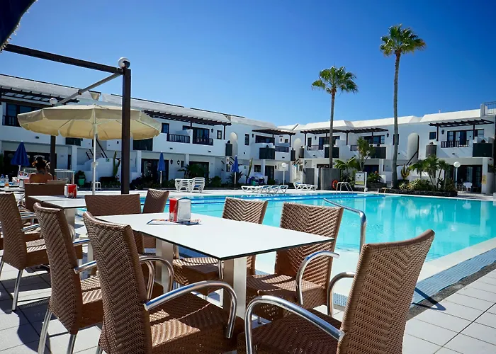 Aparthotel Plaza Azul 2*